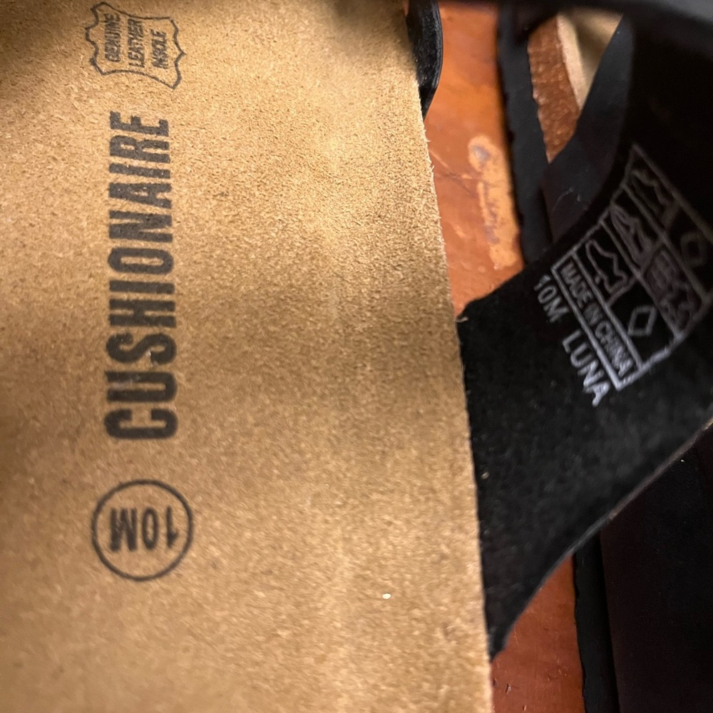 Cushionaire sandals